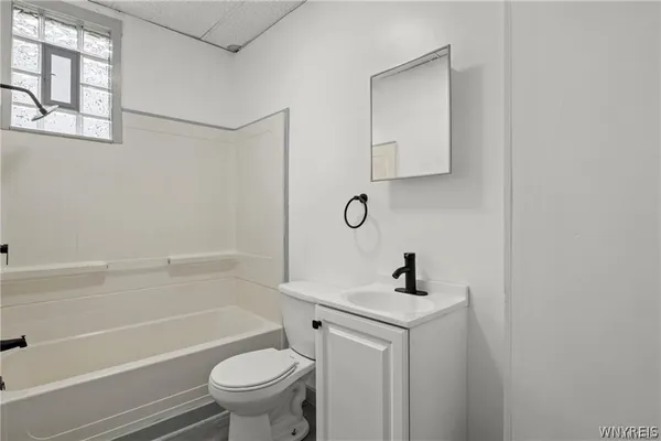 $1,350 | 385 7th Street, Buffalo, NY 14201