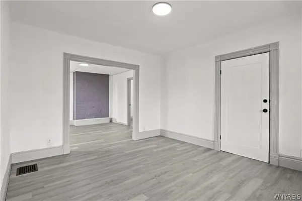 $1,350 | 385 7th Street, Buffalo, NY 14201