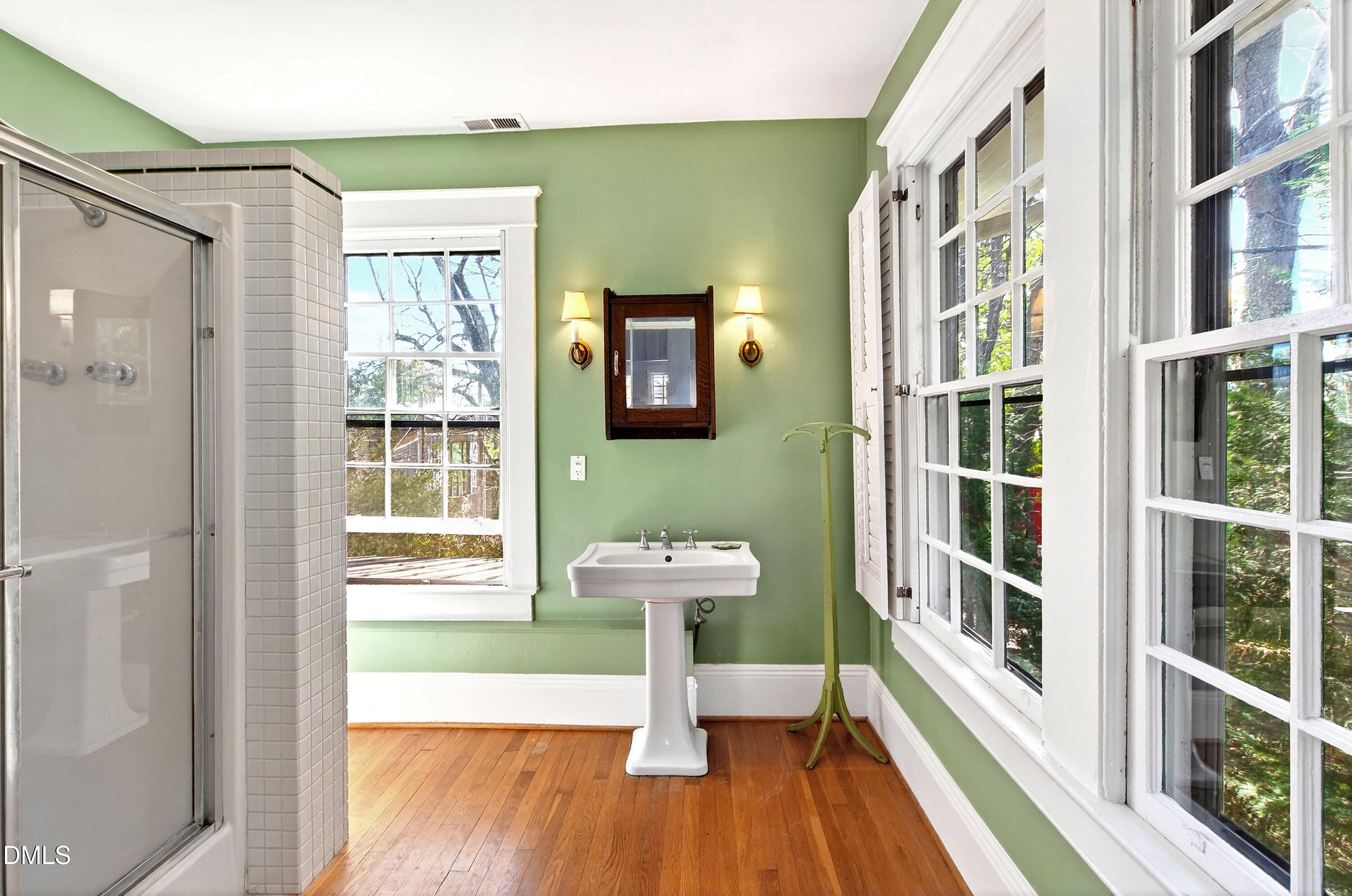 120 Forest Road Raleigh, NC 27605 - Photo 28 of 38 primary bath