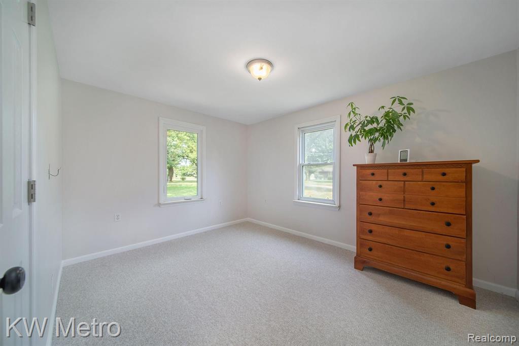 2864 Grant Road Rochester Hills, MI 48309 - Photo 13 of 39