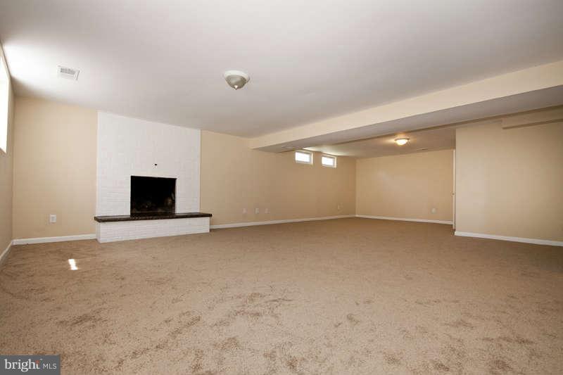 3922 Roxanne Road Randallstown, MD 21133 - Photo 21 of 30 Family Room