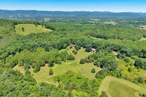 $599,950 | 517 Elmer Lane, Rocky Mount, VA 24151