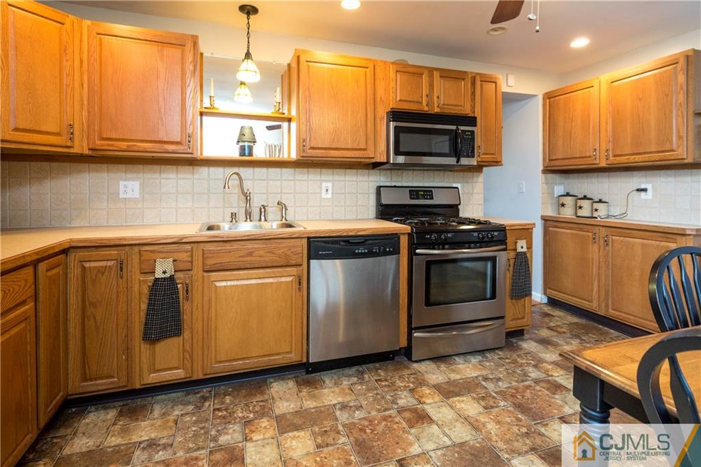 685 River Road Rahway, NJ 07065 - Photo 9 of 25 Gallery Image 9