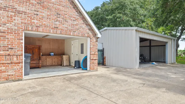 $499,000 | 9203 East Old Spanish Trail, Jeanerette, LA 70544