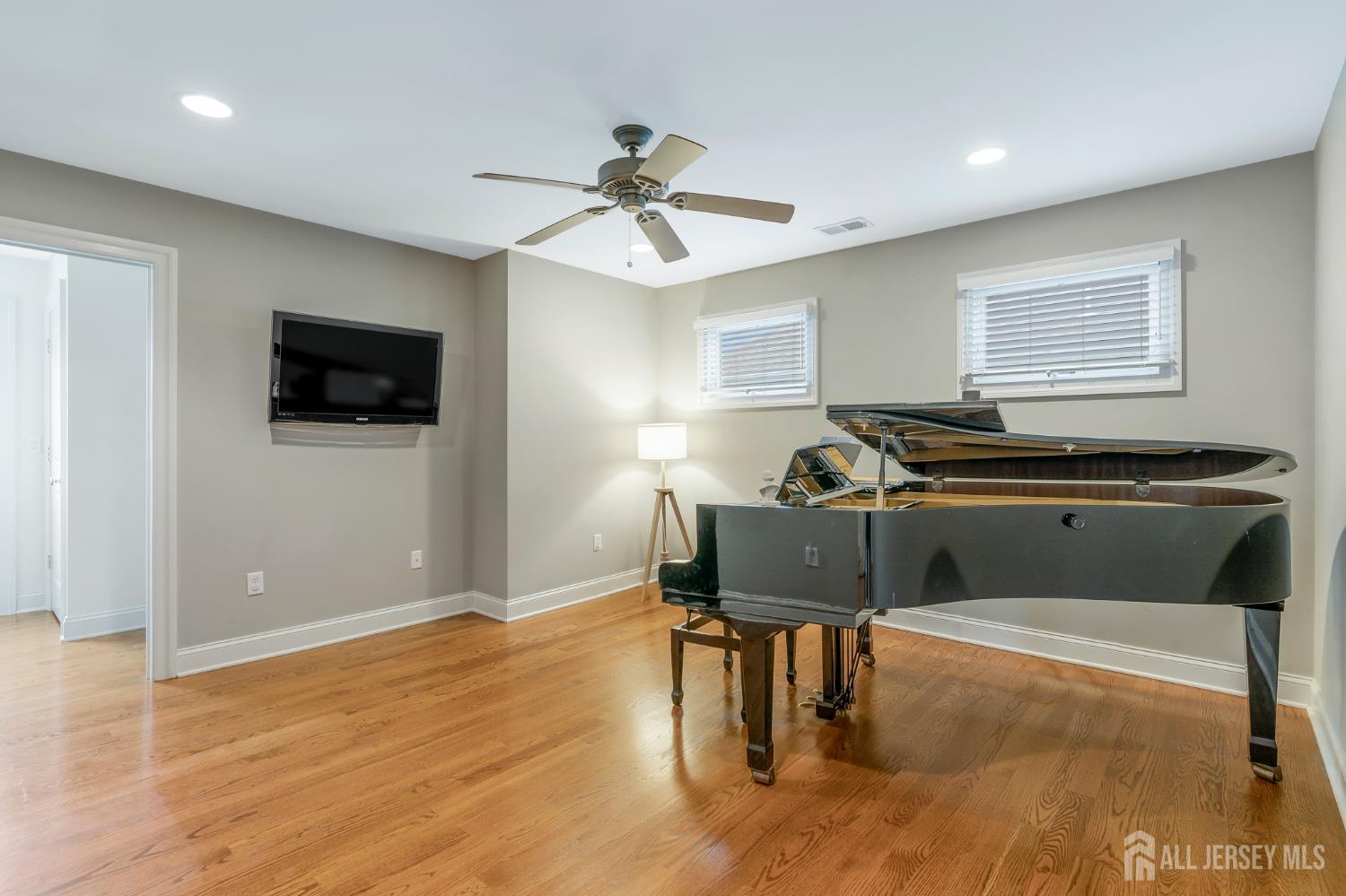 8 Hooker Avenue Middlesex, NJ 08846 - Photo 14 of 22