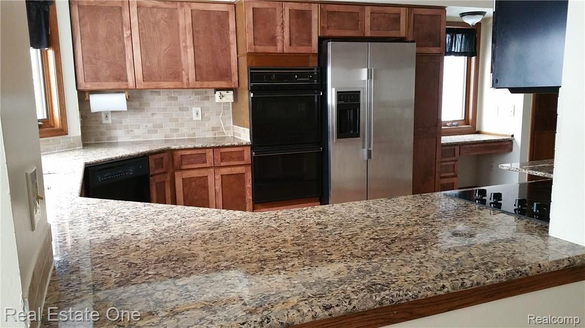 11527 Ridge Road South Lyon, MI 48178 - Photo 12 of 53 20160209_095851.jpg
