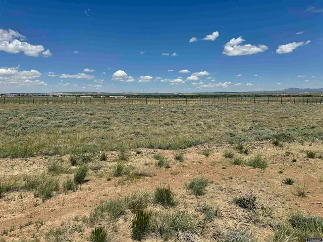 $98,400 | 232 Airport Avenue, Saratoga, WY 82331