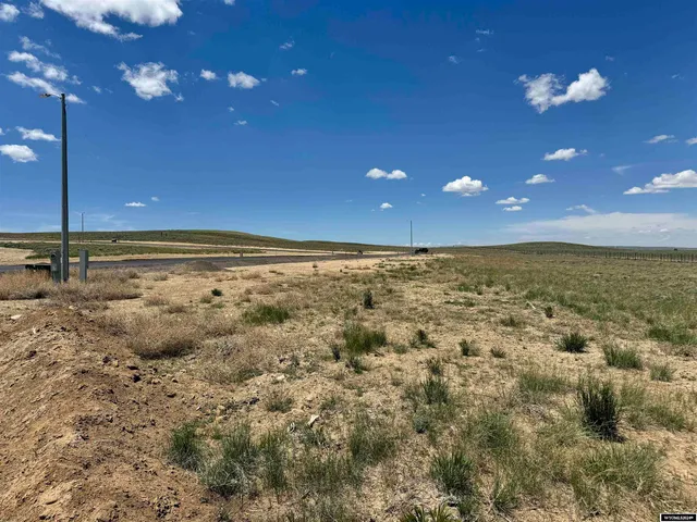 $98,400 | 232 Airport Avenue, Saratoga, WY 82331