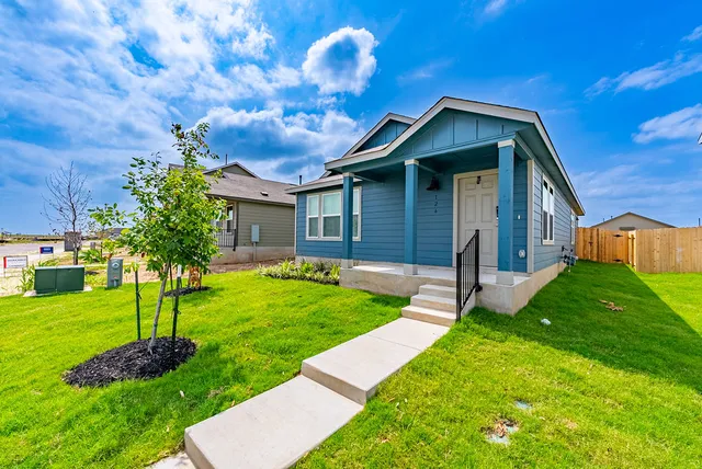 $1,625 | 126 Avre Loop, Kyle, TX 78640