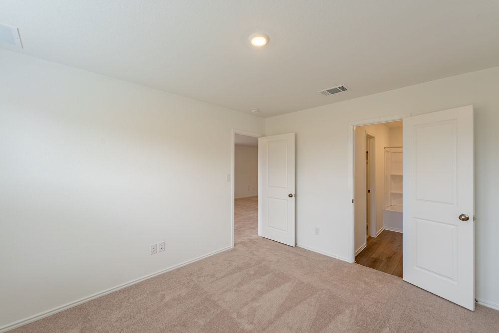 126 Avre Loop Kyle, TX 78640 - Photo 8 of 19