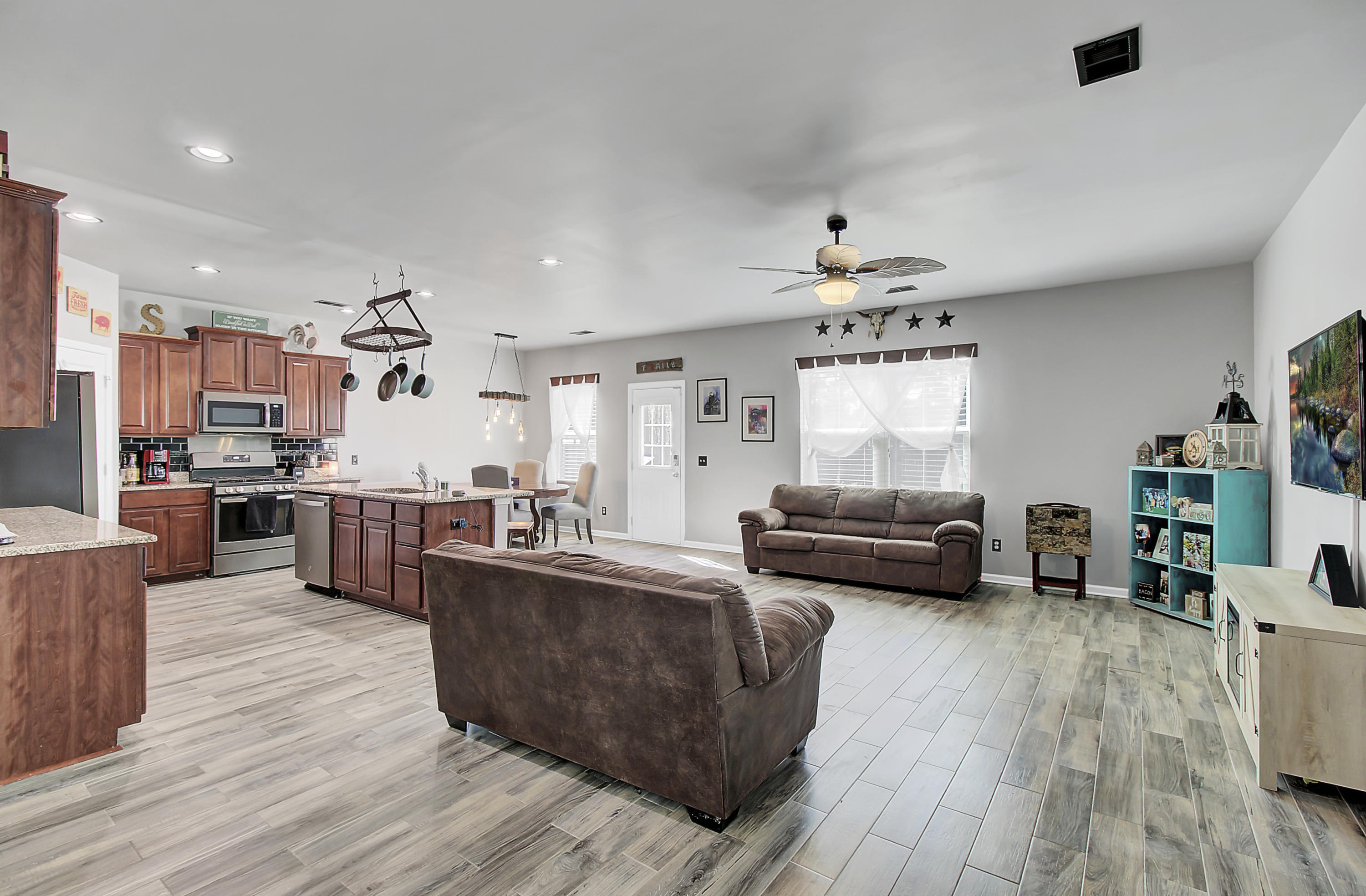 363 Iveson Road Summerville, SC 29486 - Photo 8 of 41 7