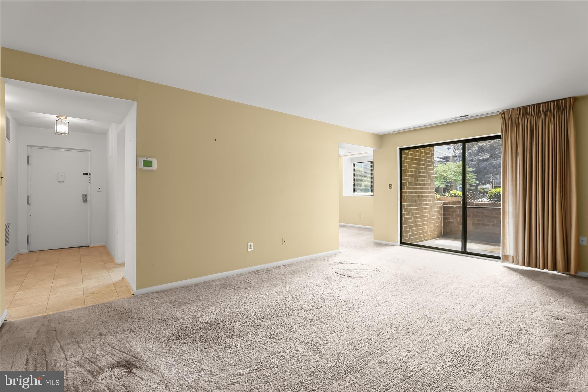 2 Glenamoy Road, Unit 101 Lutherville-Timonium, MD 21093 - Photo 14 of 30 Living Room