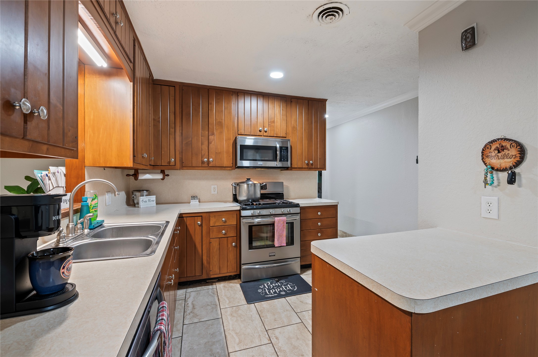1803 Edgehill Road Pasadena, TX 77502 - Photo 2 of 29
