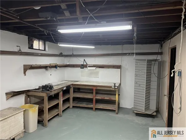 $3,250 | 11 Plainsboro Road, Cranbury, NJ 08512