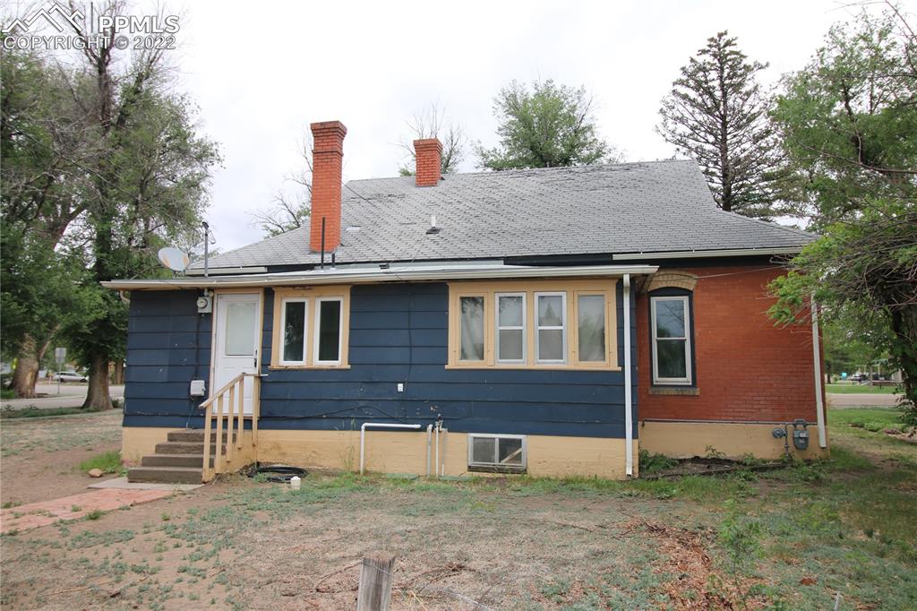 604 South Main Street Fowler, CO 81039 - Photo 35 of 50 a front view of a house with garden