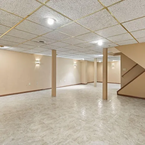 $550,000 | S75-w17601 Harbor Circle, Muskego, WI 53150