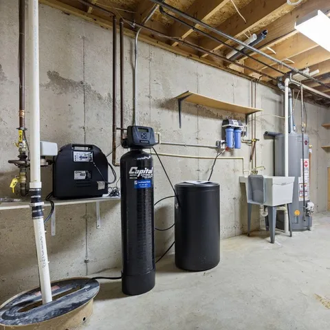 $550,000 | S75-w17601 Harbor Circle, Muskego, WI 53150