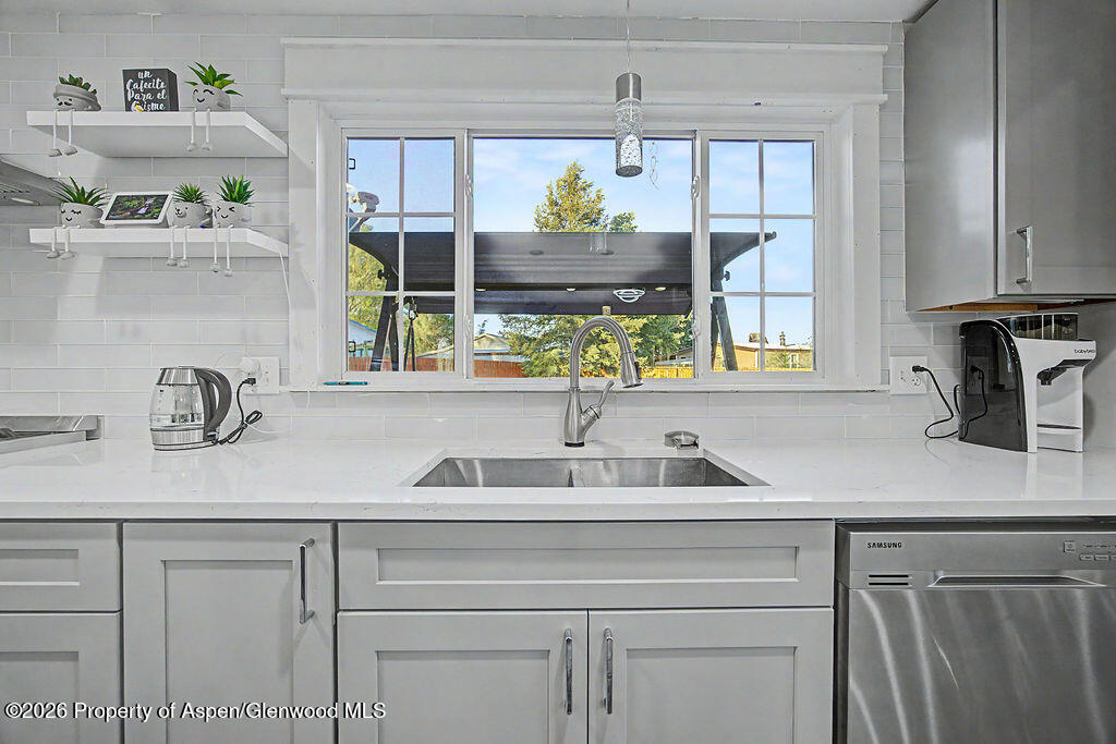 889 Ashley Road Craig, CO 81625 - Photo 12 of 59 889Ashley-43