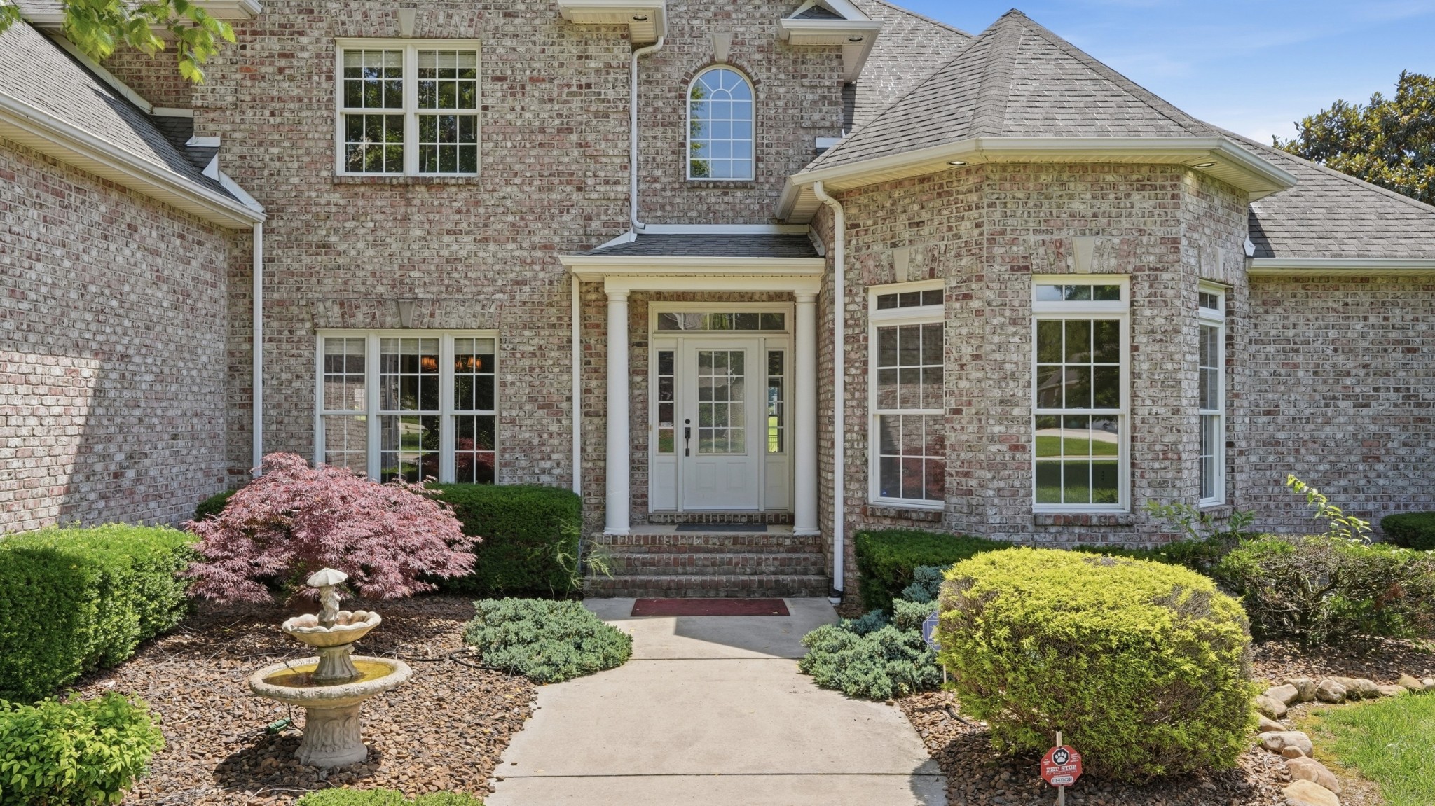 292 Ridgecrest Drive Winchester, TN 37398 - Photo 2 of 62 front view of a house