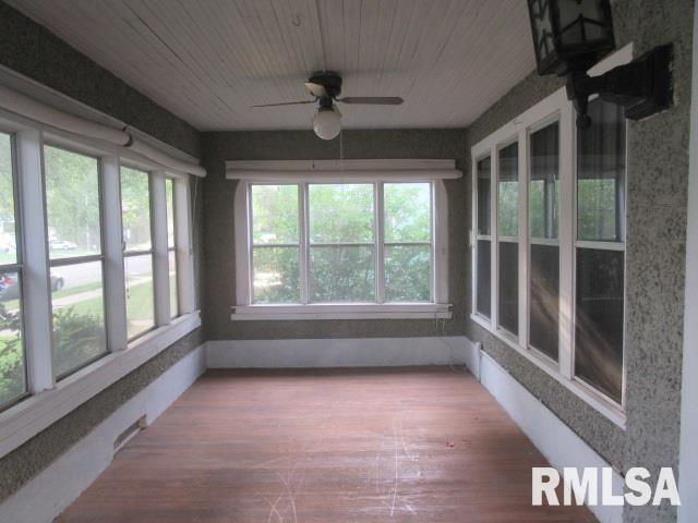 830 South 6th Street Clinton, IA 52732 - Photo 5 of 16 Gallery Image 5