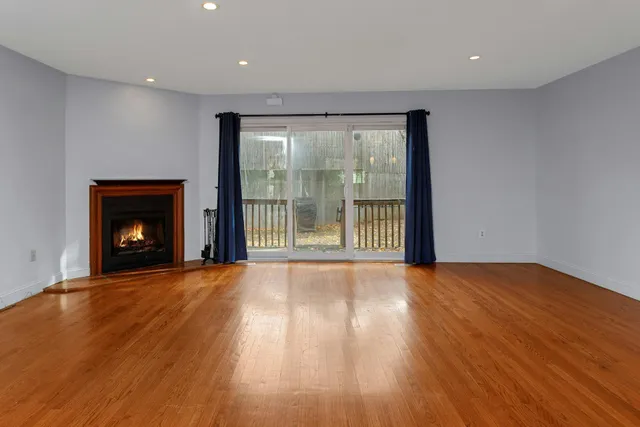 $575,000 | 52 Randall Avenue, Unit 8, Stamford, CT 06905