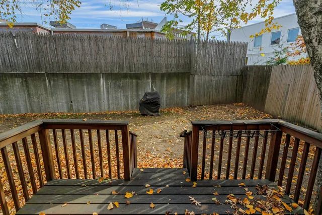 $575,000 | 52 Randall Avenue, Unit 8, Stamford, CT 06905