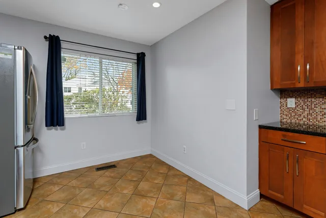 $575,000 | 52 Randall Avenue, Unit 8, Stamford, CT 06905