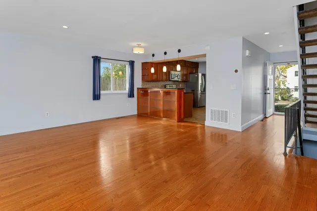 $575,000 | 52 Randall Avenue, Unit 8, Stamford, CT 06905