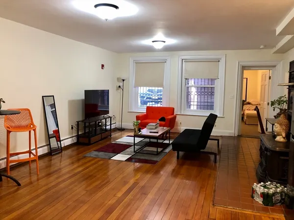 $2,650 | 115 Beacon Street, Unit 2, Boston, MA 02116