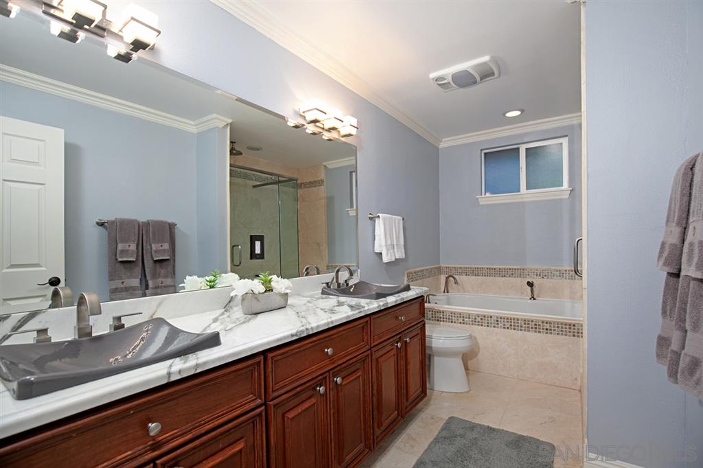 711 Marsolan Avenue Solana Beach, CA 92075 - Photo 15 of 25