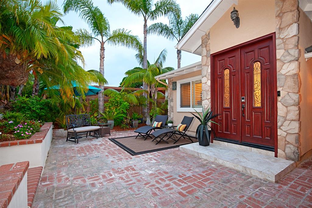 711 Marsolan Avenue Solana Beach, CA 92075 - Photo 4 of 25