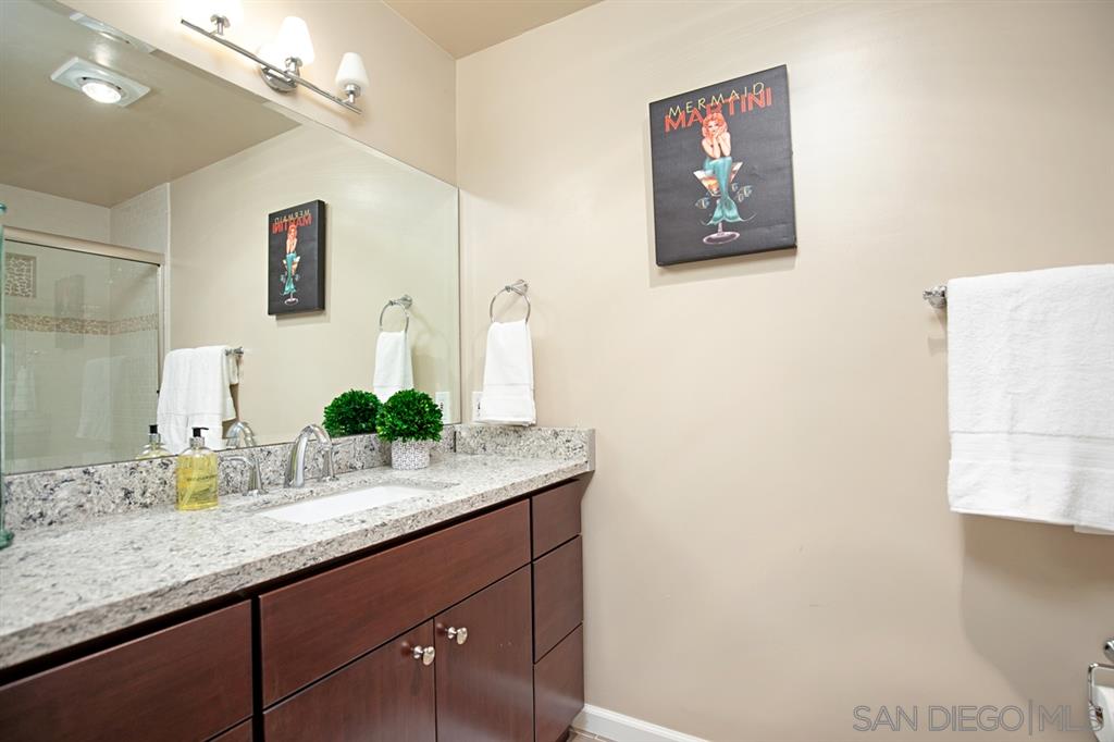 711 Marsolan Avenue Solana Beach, CA 92075 - Photo 6 of 25