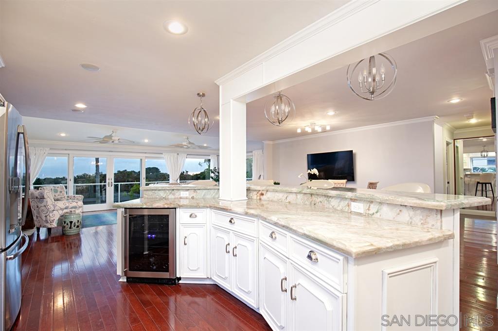 711 Marsolan Avenue Solana Beach, CA 92075 - Photo 8 of 25