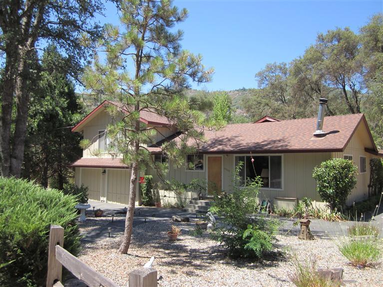 39508 Pine Ridge Road Oakhurst, CA 93644 - Photo 2 of 27 Gallery Image 2