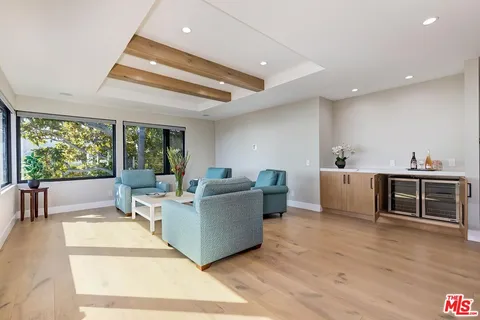 $4,300,000 | 17810 Sabbiadoro Way, Pacific Palisades, CA 90272