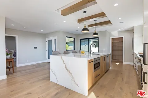 $4,300,000 | 17810 Sabbiadoro Way, Pacific Palisades, CA 90272