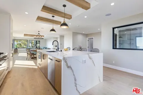 $4,300,000 | 17810 Sabbiadoro Way, Pacific Palisades, CA 90272