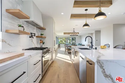 $4,300,000 | 17810 Sabbiadoro Way, Pacific Palisades, CA 90272