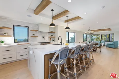 $4,300,000 | 17810 Sabbiadoro Way, Pacific Palisades, CA 90272