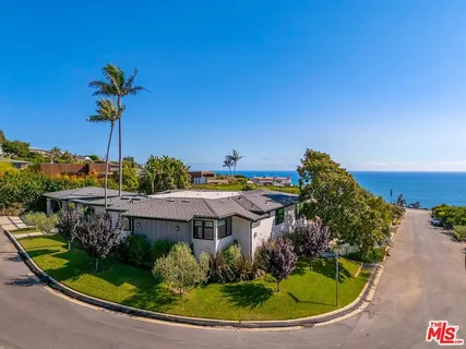 $4,300,000 | 17810 Sabbiadoro Way, Pacific Palisades, CA 90272