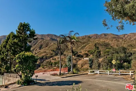 $4,300,000 | 17810 Sabbiadoro Way, Pacific Palisades, CA 90272