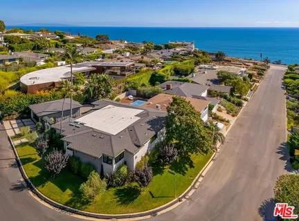 $4,300,000 | 17810 Sabbiadoro Way, Pacific Palisades, CA 90272