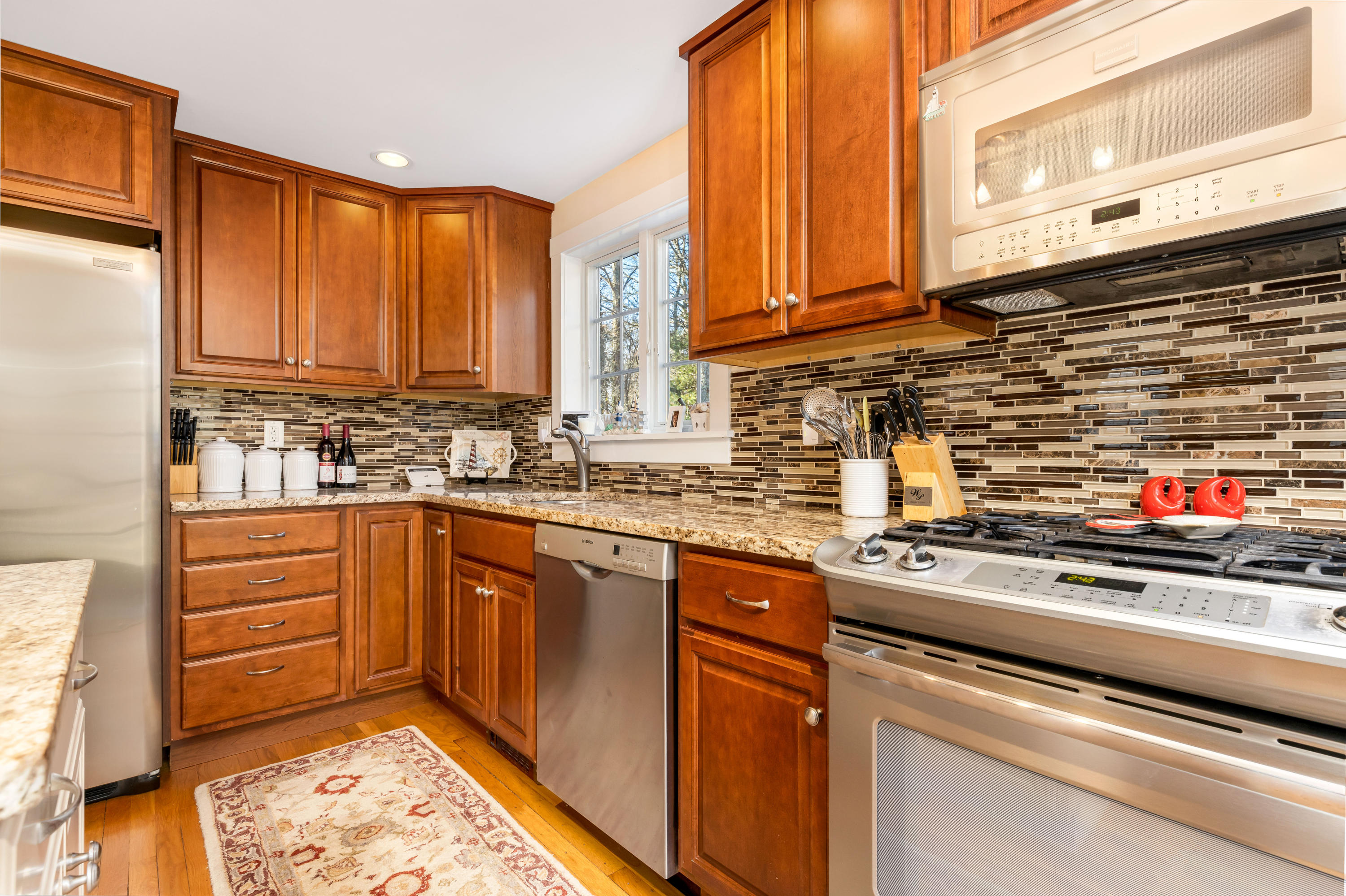 120 Asa Meigs Road Marstons Mills, MA 02648 - Photo 2 of 38 120AvaLR-12