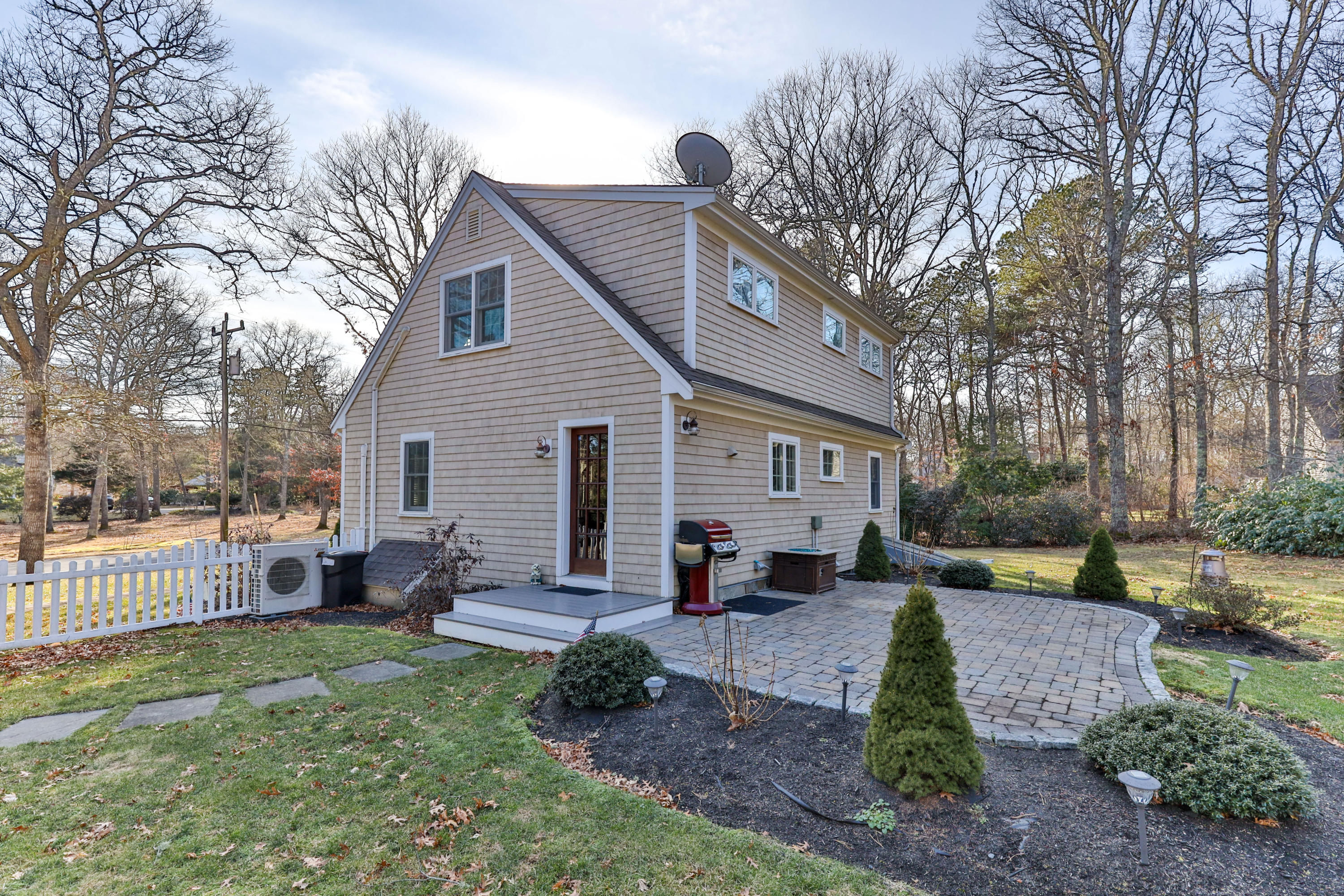 120 Asa Meigs Road Marstons Mills, MA 02648 - Photo 28 of 38 120AvaLR-35