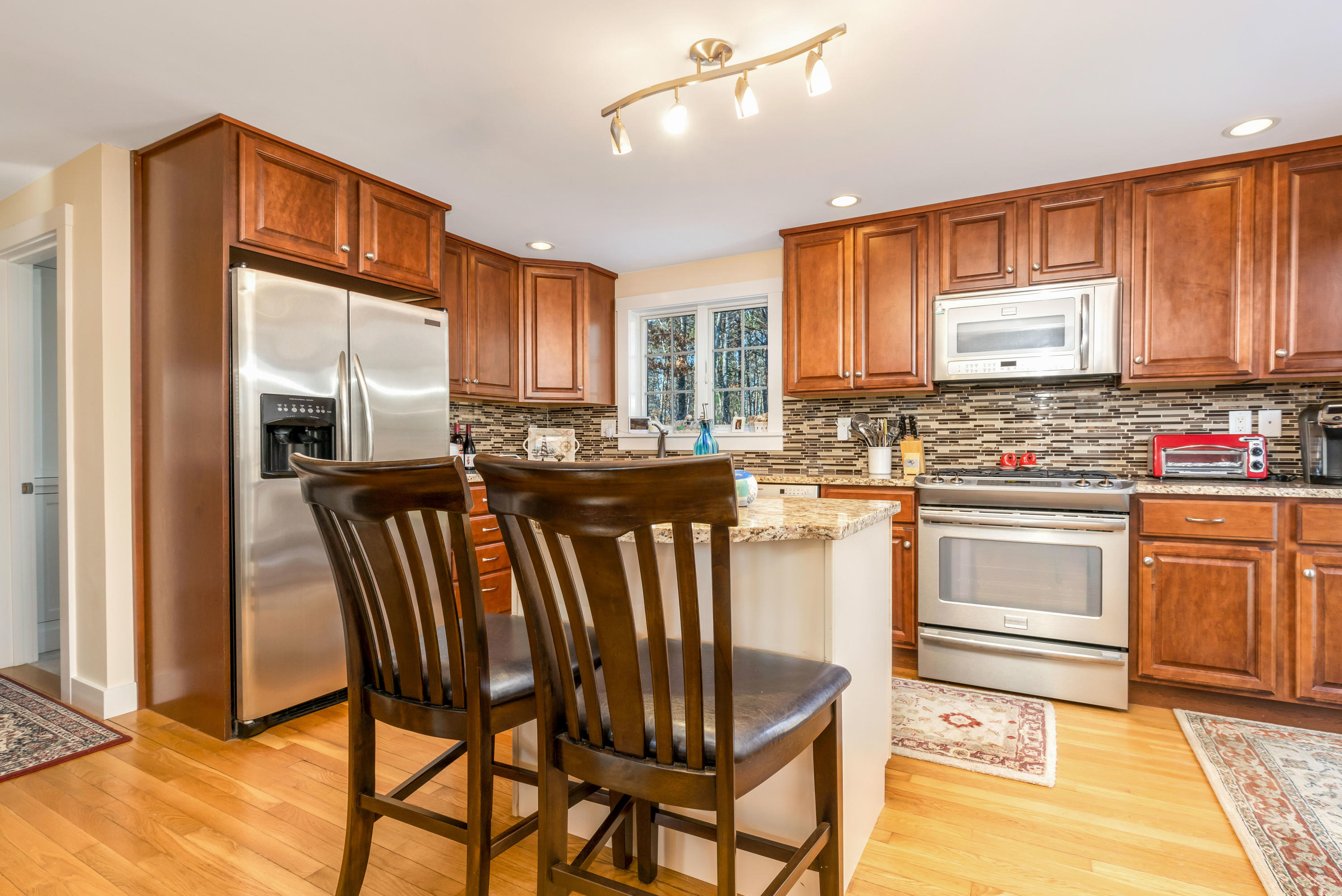120 Asa Meigs Road Marstons Mills, MA 02648 - Photo 6 of 38 120AvaLR-10