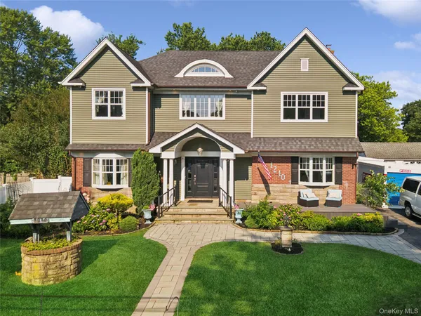 $999,990 | 1210 Hyman Avenue, Bay Shore, NY 11706