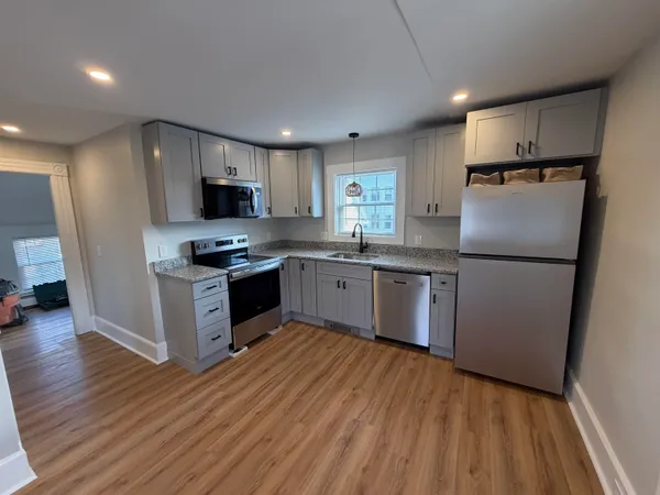 $1,550 | 319 Jewett Street, Manchester, NH 03103