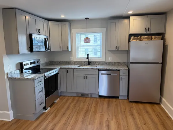 $1,550 | 319 Jewett Street, Manchester, NH 03103