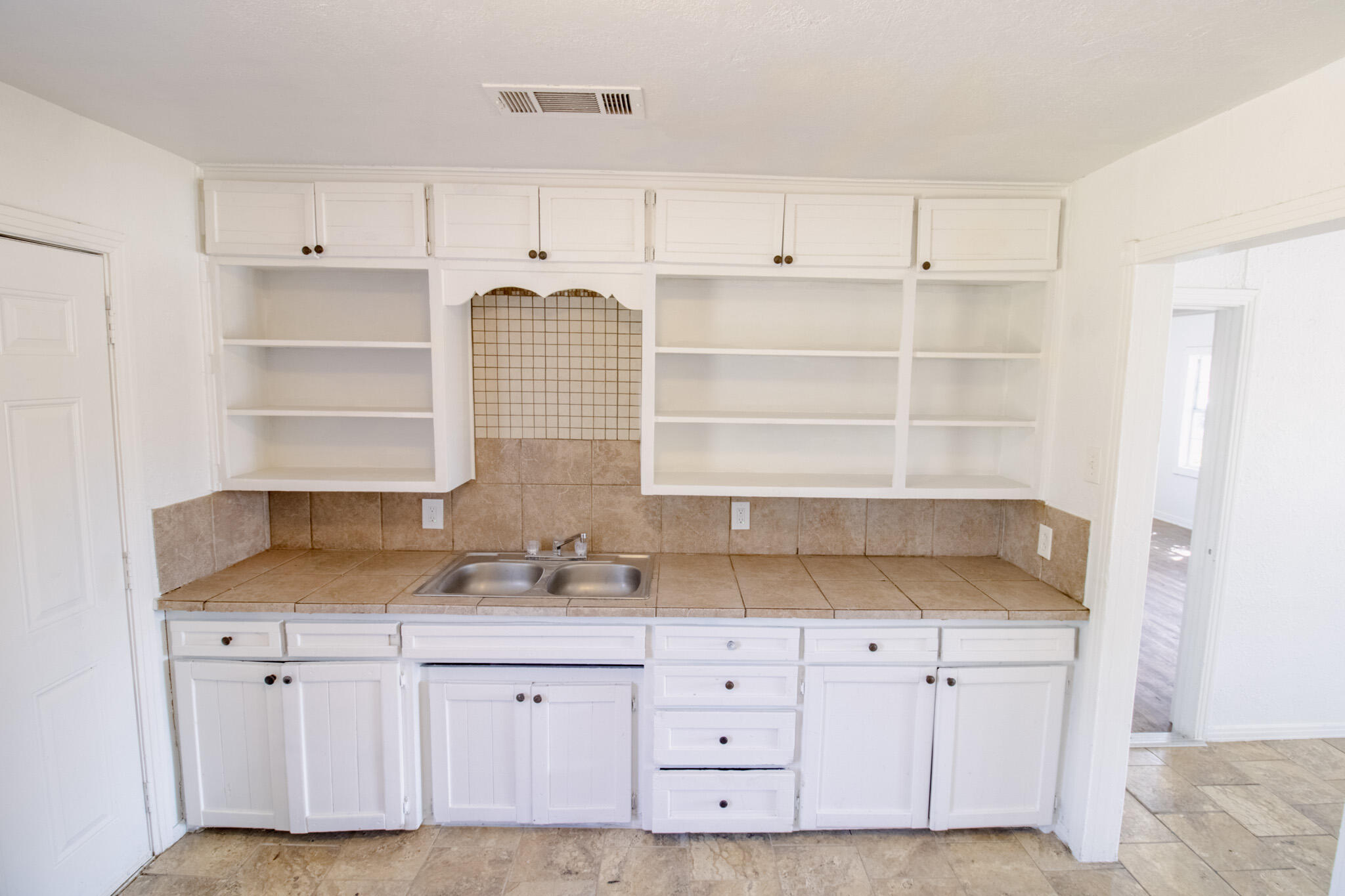 3306 2nd Street Lubbock, TX 79415 - Photo 4 of 10 small-469