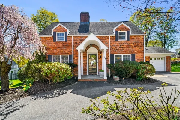 $949,900 | 346 Albion Street, Wakefield, MA 01880